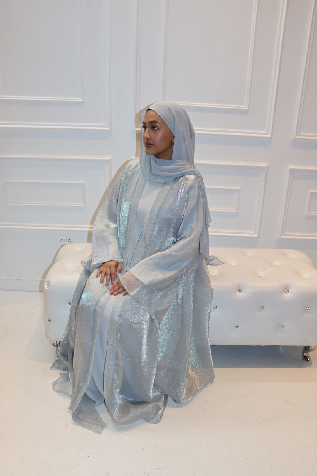 Saiyara (Light grey)