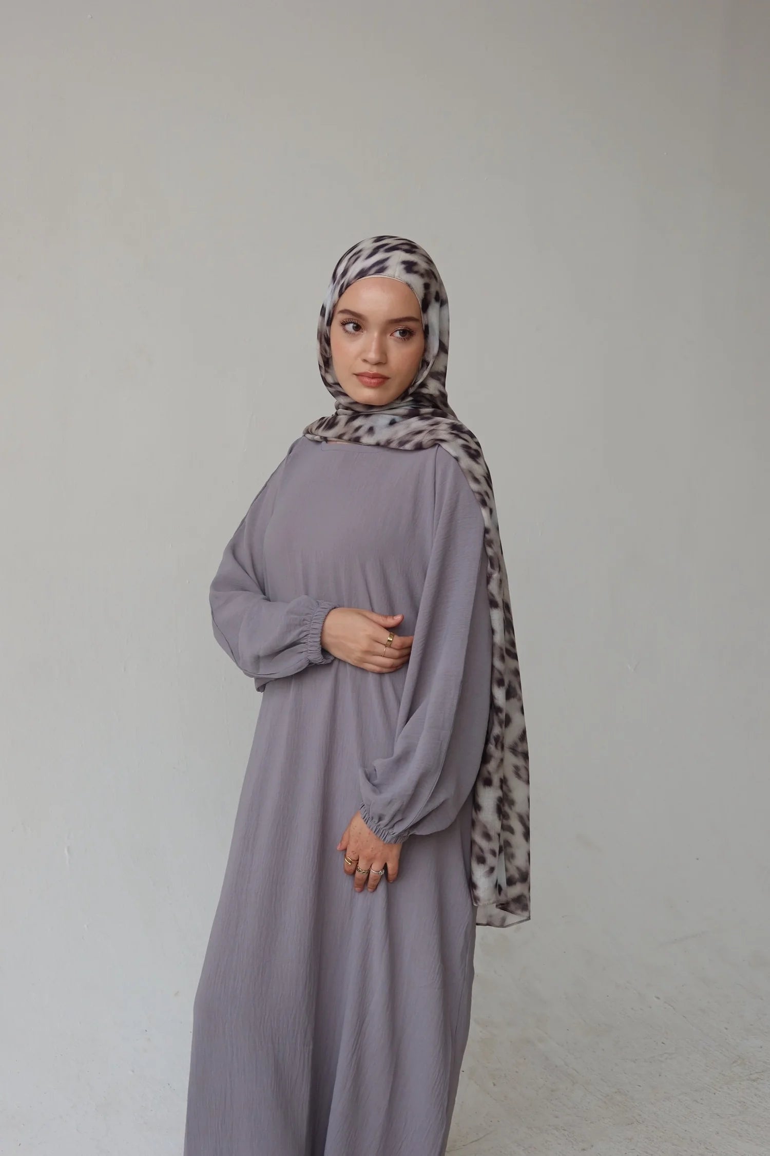 Inayah (Light Grey)