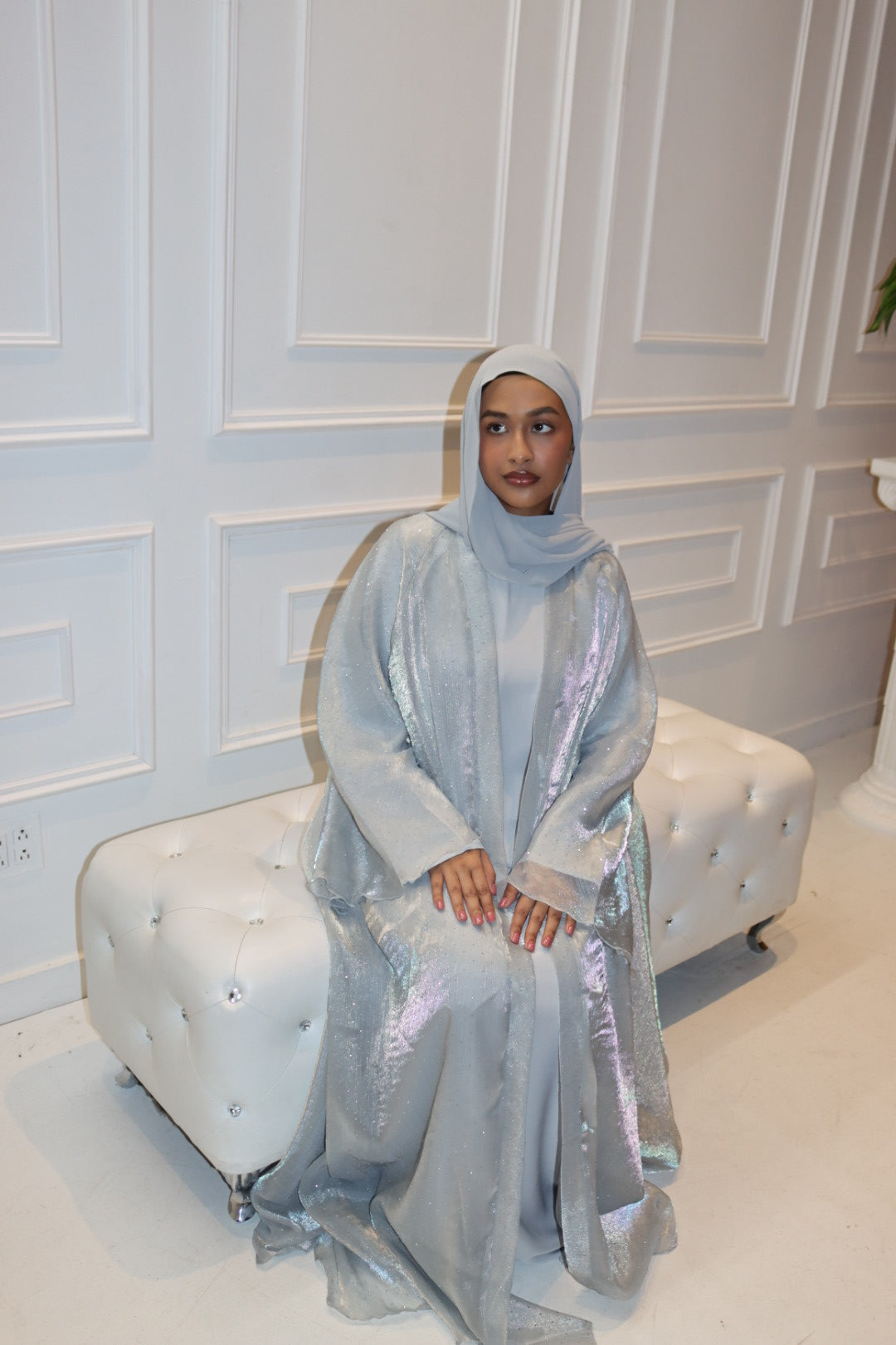 Saiyara (Light grey)